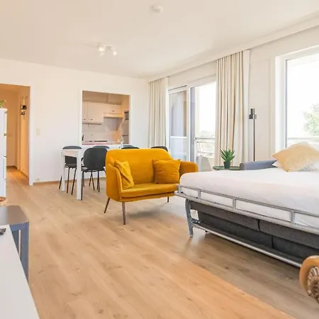 Apartment Between Waves